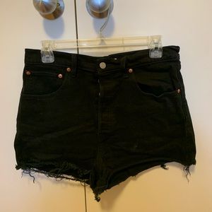 Levi’s Ribcage Women’s Shorts in Black Lake size 30